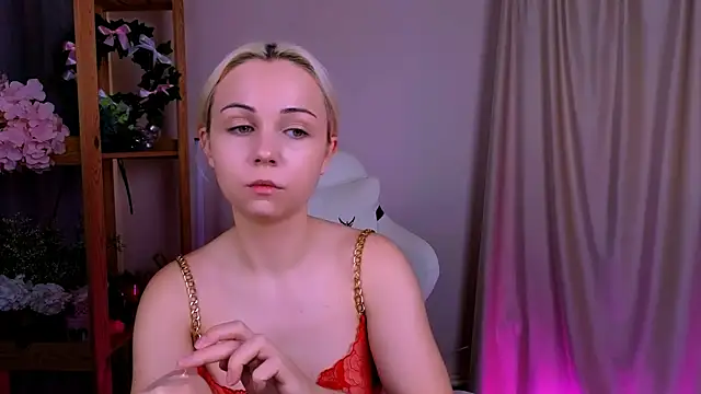 Snapshot of Charlotte_Colinss chatting on September 24, 2:59 am Charlotte Colinss online show from September 24, 2:59 am