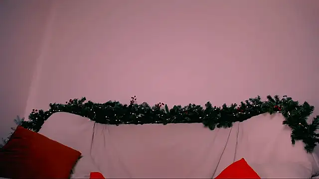 Snapshot of Charlotte_Colinss chatting on December 14, 4:29 am Charlotte Colinss online show from December 14, 4:29 am