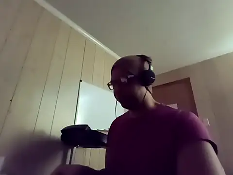 Snapshot of NaturalBeautyQueen chatting on September 23, 12:35 am NaturalBeautyQueen online show from September 23, 12:35 am