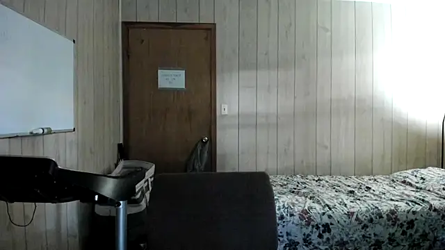 Snapshot of NaturalBeautyQueen chatting on September 28, 1:16 pm NaturalBeautyQueen online show from September 28, 1:16 pm