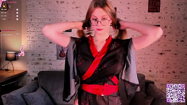 Kiki Stacy online show from November 6, 8:04 am