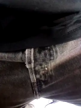 cherlebrow online show from April 6, 7:04 pm