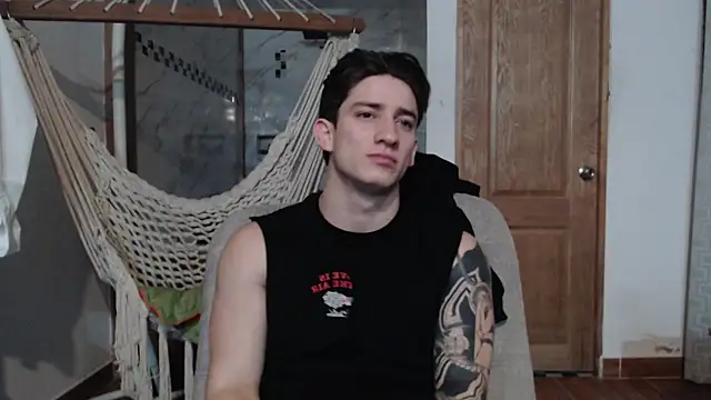 Snapshot of AteneoJr chatting on December 18, 5:13 am AteneoJr online show from December 18, 5:13 am