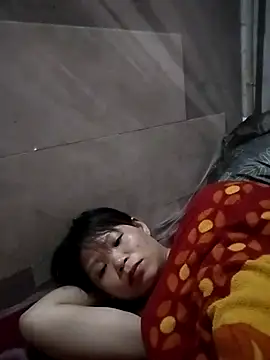 Snapshot of LinhNa999 chatting on February 5, 12:43 pm LinhNa999 online show from February 5, 12:43 pm