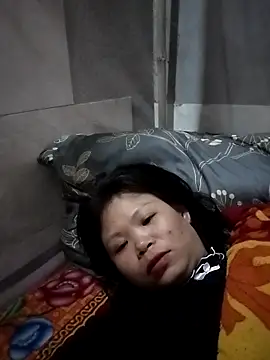 Snapshot of LinhNa999 chatting on February 12, 1:06 pm LinhNa999 online show from February 12, 1:06 pm