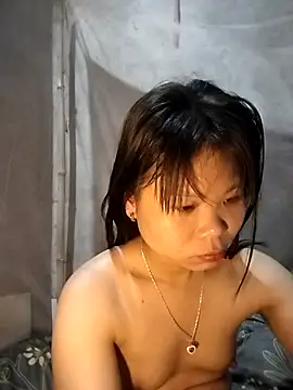 Snapshot of LinhNa999 chatting on February 14, 1:57 am LinhNa999 online show from February 14, 1:57 am