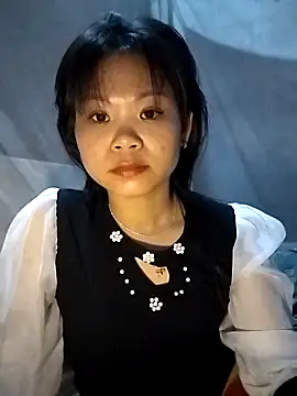 Snapshot of LinhNa999 chatting on February 16, 1:35 am LinhNa999 online show from February 16, 1:35 am