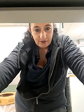 Snapshot of monella821 chatting on November 25, 4:29 pm monella821 online show from November 25, 4:29 pm