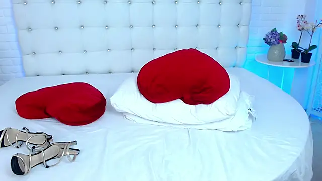 Snapshot of KimoraJoy chatting on February 5, 4:48 am KimoraJoy online show from February 5, 4:48 am