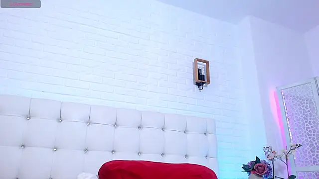 Snapshot of KimoraJoy chatting on February 14, 6:02 am KimoraJoy online show from February 14, 6:02 am