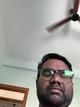 Snapshot of snickersnee chatting on September 28, 9:47 am snickersnee online show from September 28, 9:47 am