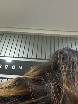 Isabela Colins online show from September 19, 11:55 am