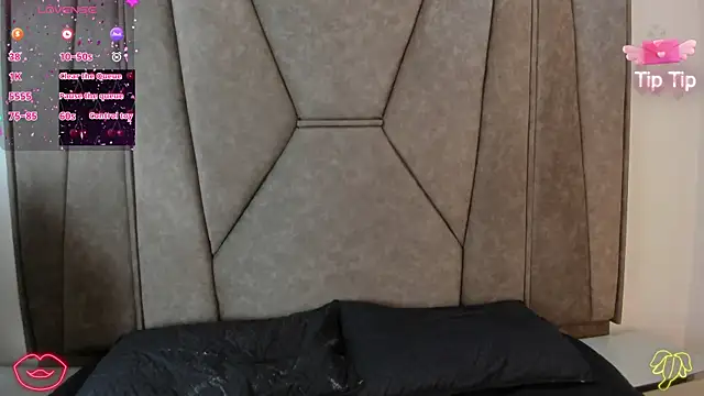 Isabela Colins online show from September 29, 11:59 am