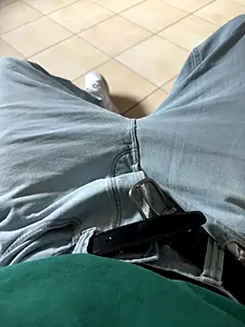 Snapshot of Manu97k chatting on October 13, 3:01 pm Manu97k online show from October 13, 3:01 pm