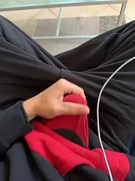 Snapshot of Manu97k chatting on October 27, 8:29 am Manu97k online show from October 27, 8:29 am