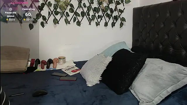 Snapshot of valeria_benett chatting on November 14, 7:12 pm valeria benett online show from November 14, 7:12 pm