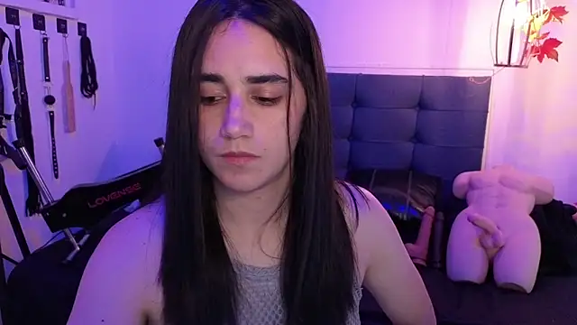 elowen halley1 online show from October 2, 6:48 pm