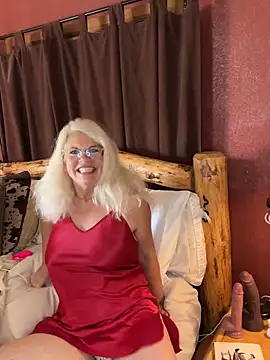 Snapshot of SubMissOlivia chatting on September 25, 4:00 pm SubMissOlivia online show from September 25, 4:00 pm