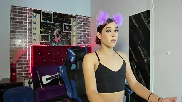 Snapshot of angelitasexxxhot chatting on November 20, 12:11 am angelitasexxxhot online show from November 20, 12:11 am