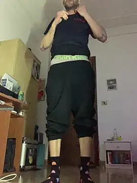 Snapshot of TORAKIKI79 chatting on March 2, 9:10 pm TORAKIKI79 online show from March 2, 9:10 pm