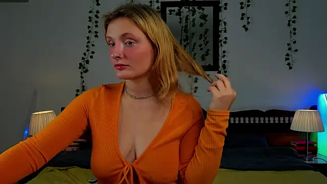 Snapshot of Ariana_Spring chatting on September 11, 2:22 am Ariana Spring online show from September 11, 2:22 am