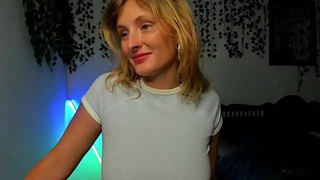 Snapshot of Ariana_Spring chatting on October 26, 3:40 pm Ariana Spring online show from October 26, 3:40 pm