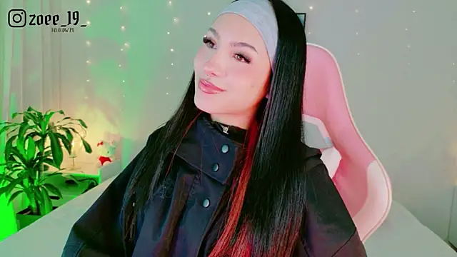 cuteezoe online show from March 24, 2:49 am