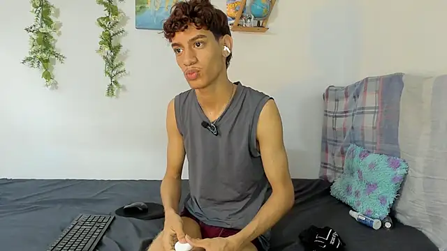 Peterfrost19 online show from October 1, 10:05 pm