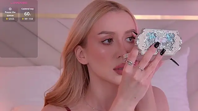 VelvetHell online show from September 20, 3:40 am