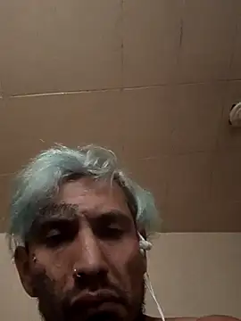 Snapshot of destroassbig2 chatting on March 4, 2:56 pm destroassbig2 online show from March 4, 2:56 pm