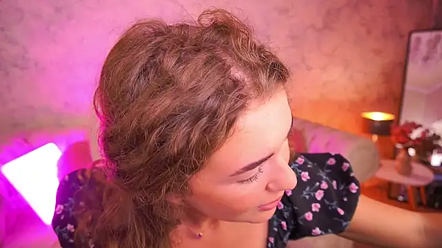 Snapshot of CurlyCandyXX chatting on October 11, 1:53 pm CurlyCandyXX online show from October 11, 1:53 pm