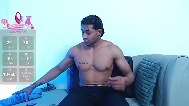 Snapshot of Troyy_lee1 chatting on September 18, 2:41 pm Troyy lee1 online show from September 18, 2:41 pm