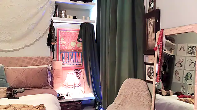 Snapshot of Sirenlucy chatting on November 20, 10:59 am Sirenlucy online show from November 20, 10:59 am