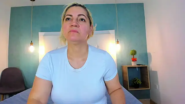 Heidy milf online show from January 17, 8:23 pm