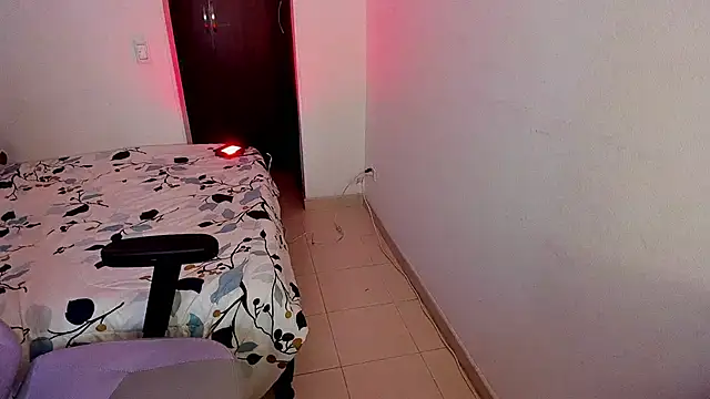 lain t online show from November 5, 8:25 am