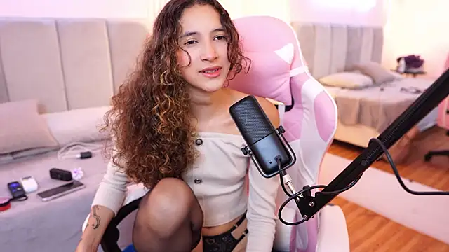 Snapshot of pinkloly chatting on September 25, 7:06 pm pinkloly online show from September 25, 7:06 pm