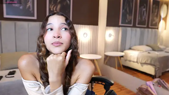 Snapshot of pinkloly chatting on October 9, 7:01 pm pinkloly online show from October 9, 7:01 pm