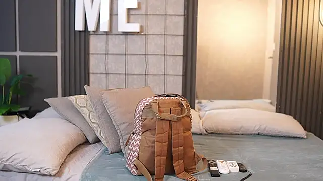 Snapshot of pinkloly chatting on October 28, 6:54 pm pinkloly online show from October 28, 6:54 pm