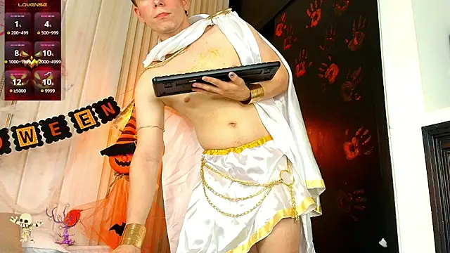 Snapshot of TaylerWhite chatting on November 1, 12:40 pm TaylerWhite online show from November 1, 12:40 pm