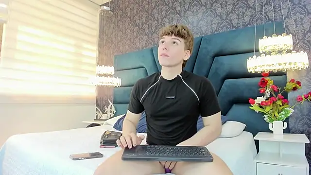 TaylerWhite online show from March 20, 3:17 pm