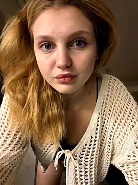 Snapshot of Emaline_Fane chatting on November 1, 6:21 pm Emaline Fane online show from November 1, 6:21 pm