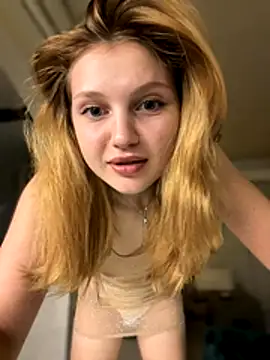 Snapshot of Emaline_Fane chatting on November 7, 7:25 pm Emaline Fane online show from November 7, 7:25 pm