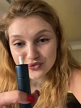 Snapshot of Emaline_Fane chatting on November 16, 6:13 pm Emaline Fane online show from November 16, 6:13 pm