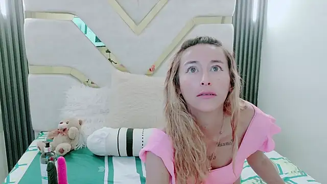 Snapshot of charlotte_phaeton chatting on November 5, 1:05 am charlotte phaeton online show from November 5, 1:05 am