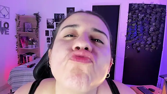 Snapshot of Lana_Herondale chatting on November 30, 9:13 am Lana Herondale online show from November 30, 9:13 am