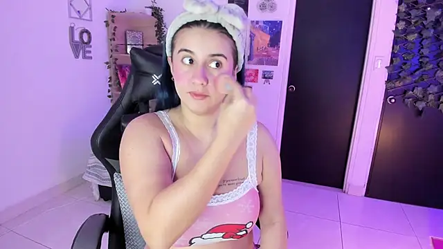 Snapshot of Lana_Herondale chatting on December 5, 9:29 am Lana Herondale online show from December 5, 9:29 am