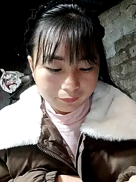 Snapshot of Sunyinn chatting on November 5, 2:33 am Sunyinn online show from November 5, 2:33 am