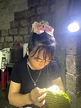 Snapshot of Sunyinn chatting on November 8, 2:34 am Sunyinn online show from November 8, 2:34 am