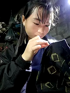 Snapshot of Sunyinn chatting on November 18, 6:18 am Sunyinn online show from November 18, 6:18 am