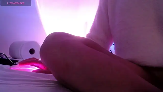 Snapshot of BritneyDivine chatting on November 4, 5:17 am BritneyDivine online show from November 4, 5:17 am